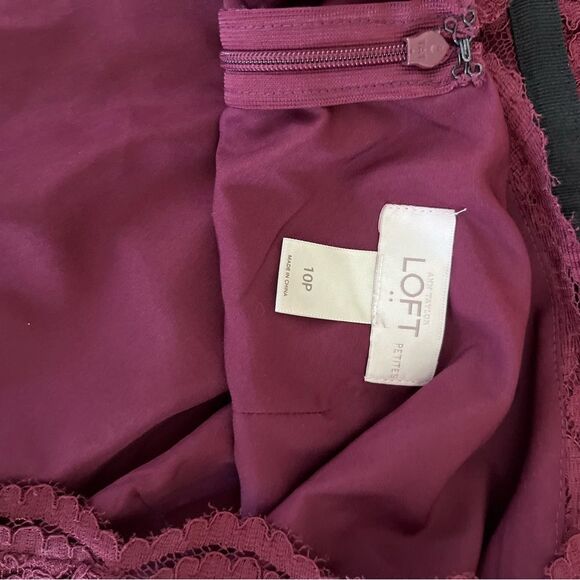 Loft Fully Line Lace Dress Size 10P Wine Color EUC - Picture 7 of 12